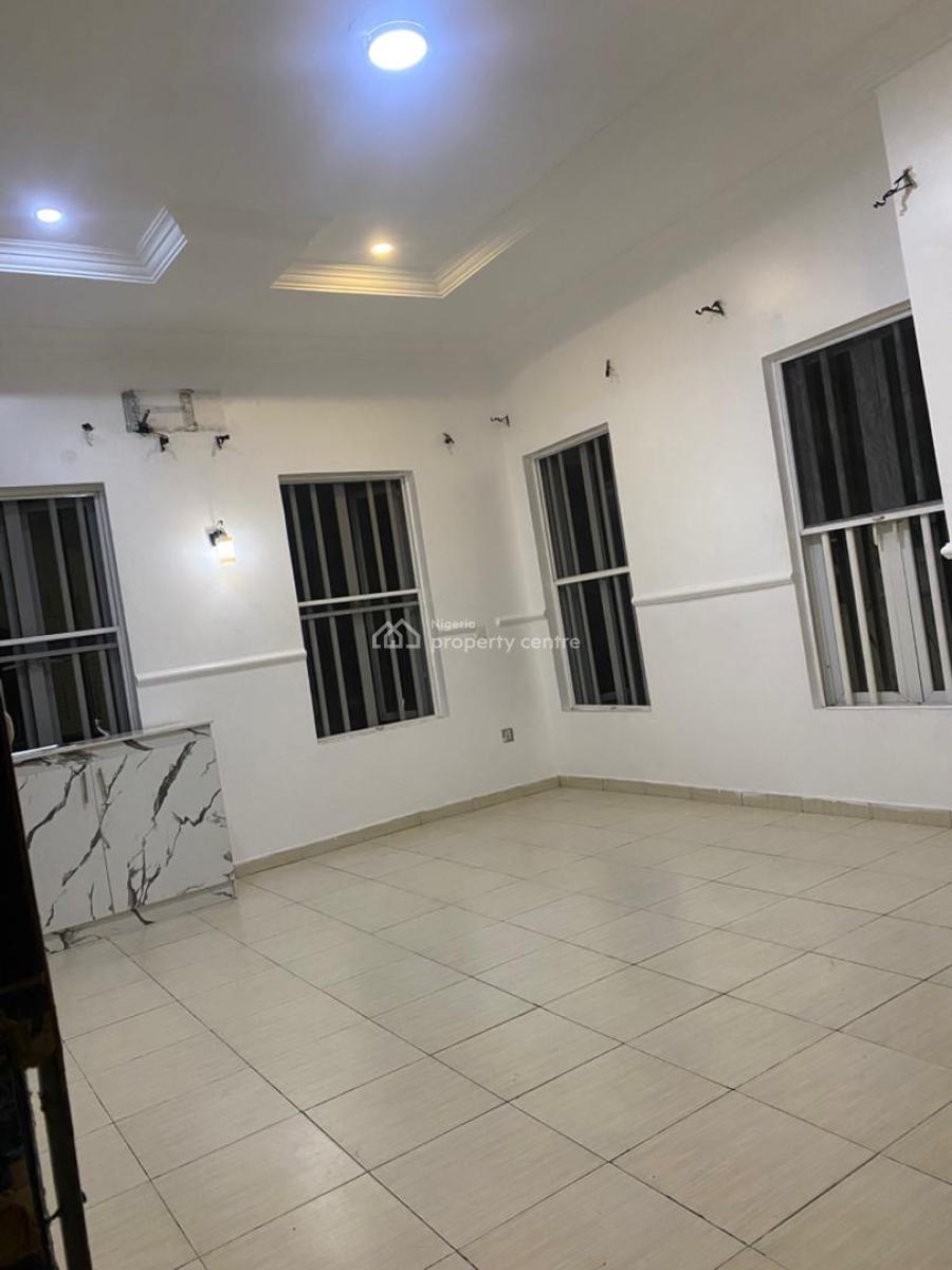 Spacious and Comfortable Master Bedroom Self Contained, Chevron Drive in Bera Estate, Lekki, Lagos, Detached Duplex for Rent