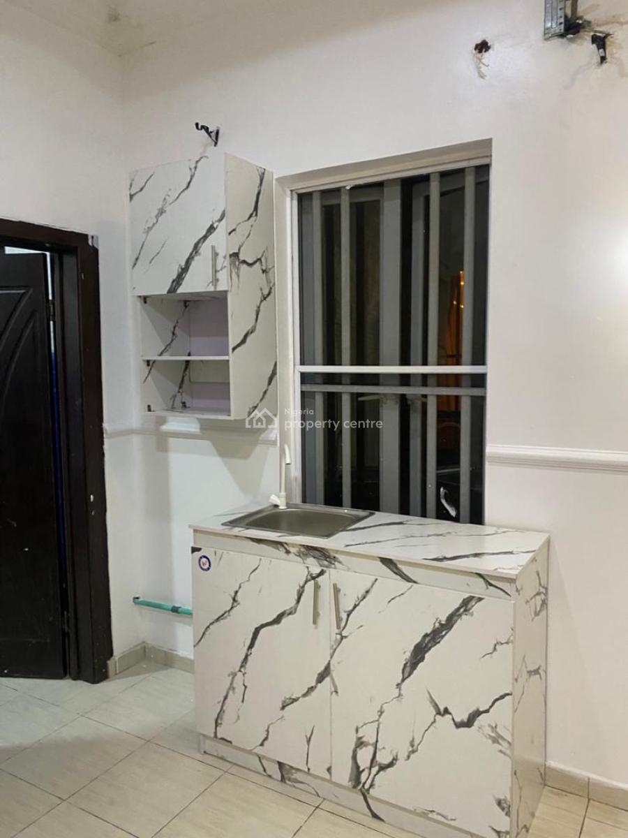 Spacious and Comfortable Master Bedroom Self Contained, Chevron Drive in Bera Estate, Lekki, Lagos, Detached Duplex for Rent