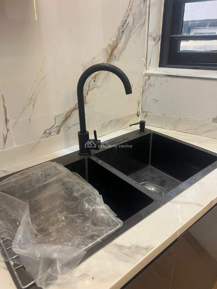 4 Bedroom Semi Detached Duplex with Bq, Gra Phase 1, Magodo, Lagos, Semi-detached Duplex for Sale