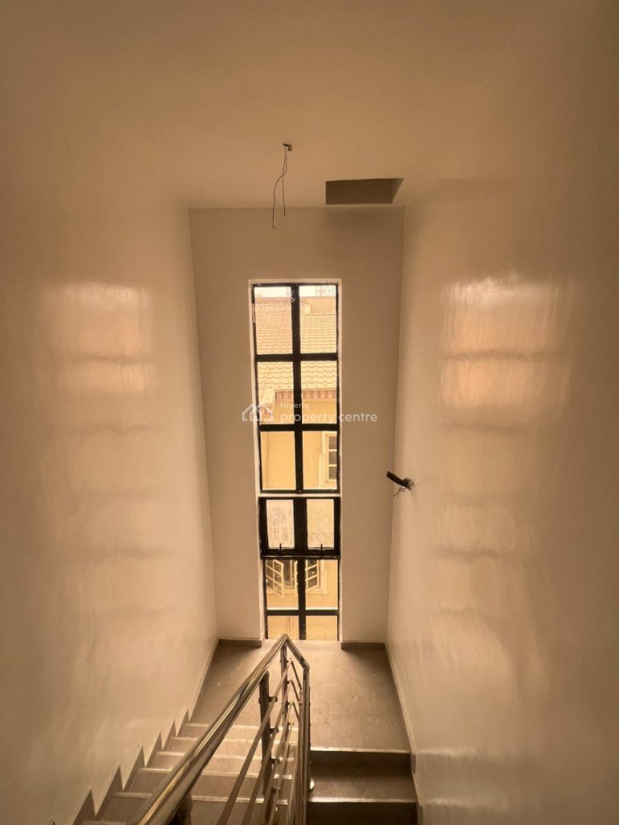5 Bedroom Semi Detached Duplex with Bq, Gra Phase 1, Magodo, Lagos, Semi-detached Duplex for Sale
