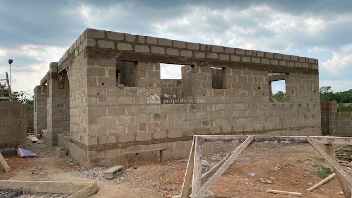 4.5 Plots with Uncompleted 4 Flats, Omi Adio, Ibadan, Oyo, Mixed-use Land for Sale