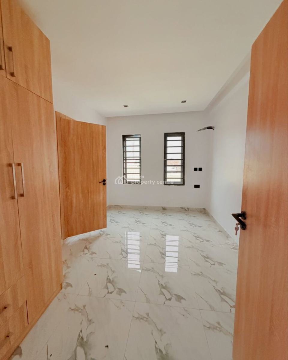 Luxurious 3 Bedroom Apartment with a Verified Title, Yaba, Lagos, Block of Flats for Sale