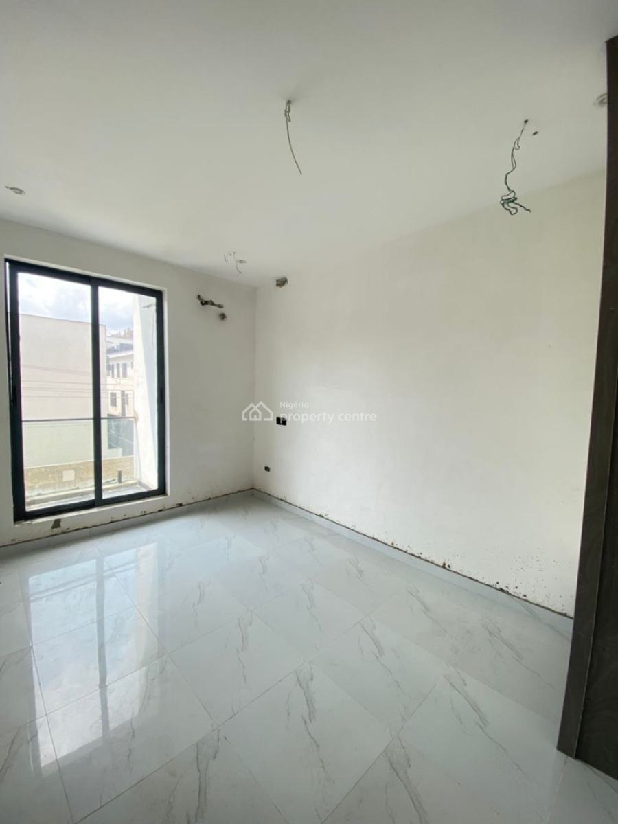 Stunning 2 Bedroom Apartment with Bq-, Freedom Way, Lekki Phase 1, Lekki, Lagos, Block of Flats for Sale