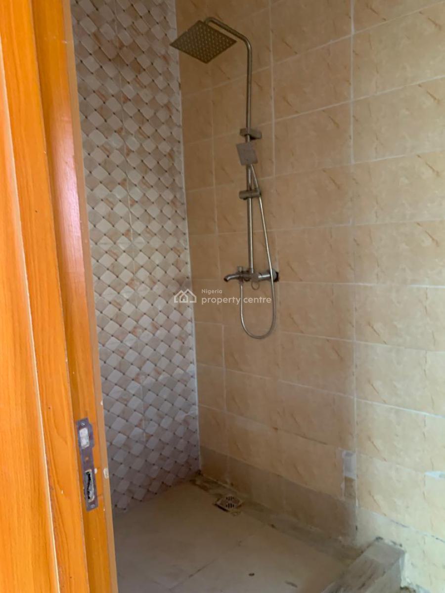 Spaceous 3 Bedroom Apartment Downstairs, Gra, Ikota, Lekki, Lagos, Flat / Apartment for Rent