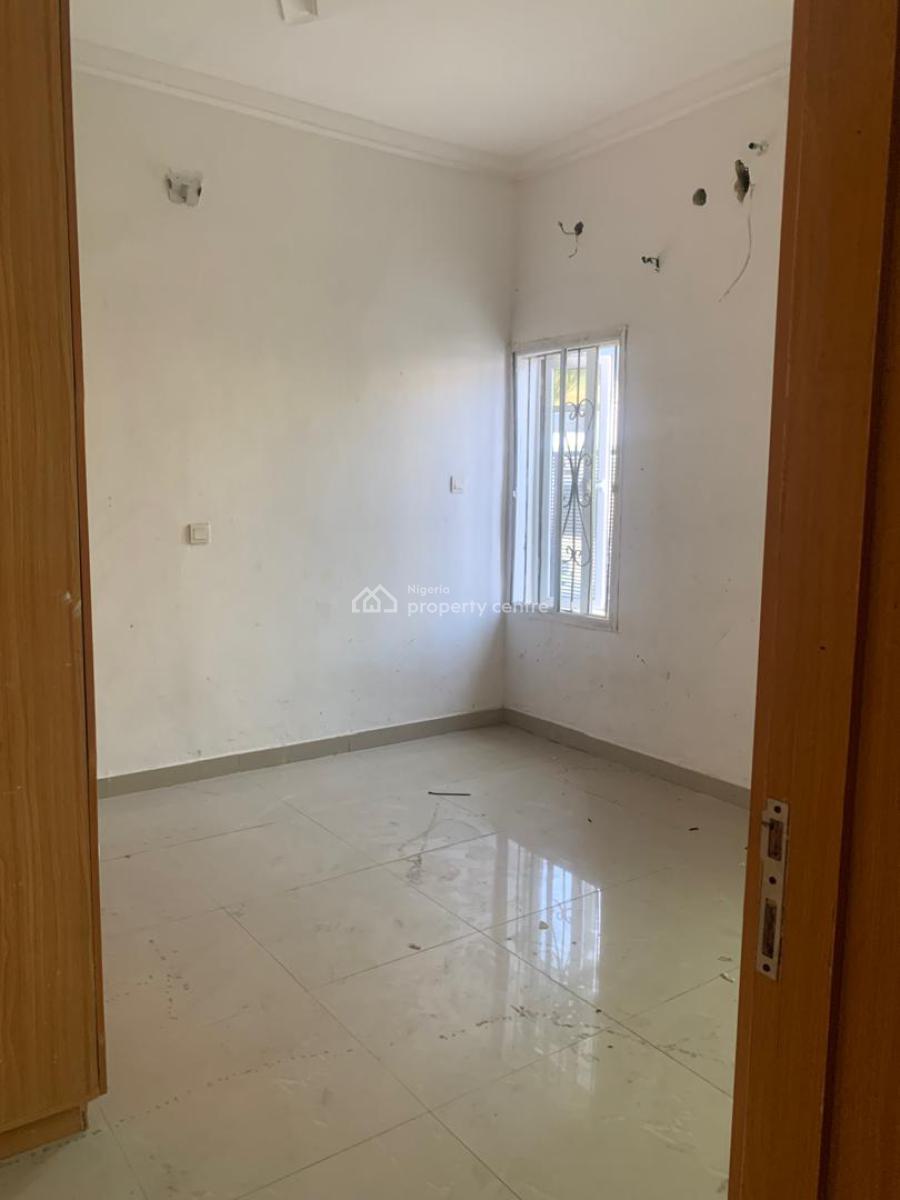 Spaceous 3 Bedroom Apartment Downstairs, Gra, Ikota, Lekki, Lagos, Flat / Apartment for Rent