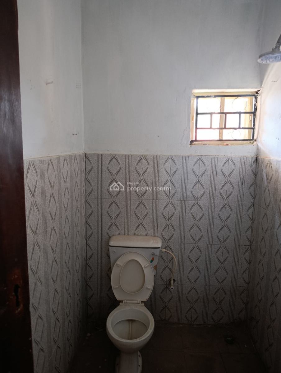 2 Bedroom Flat in a Gated Estate, Unity Estate, University of Ibadan Area, Ajibode, Ibadan, Oyo, Semi-detached Bungalow for Rent