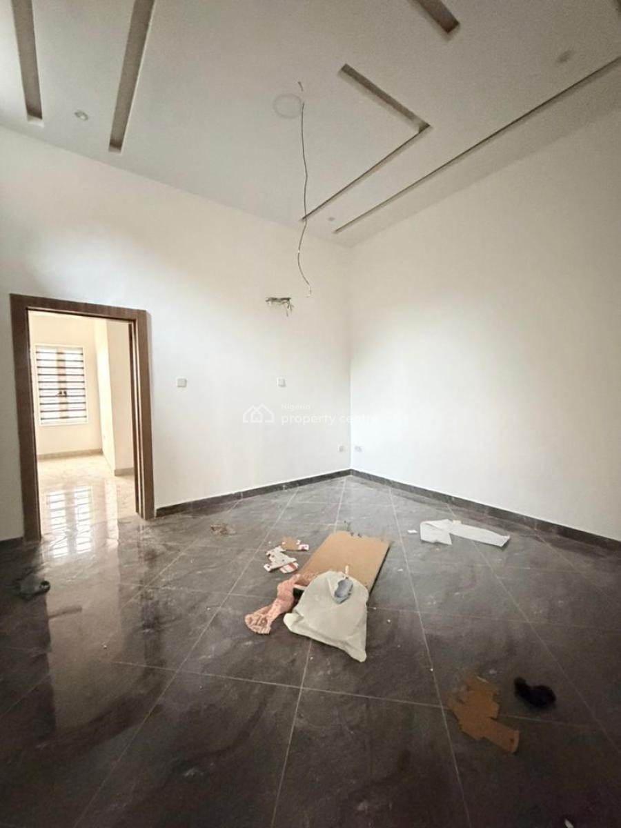 Fully Serviced 4 Bedroom Terrace Duplex with Spacious Bq, Lekki Phase 1, Lekki, Lagos, Flat / Apartment for Rent