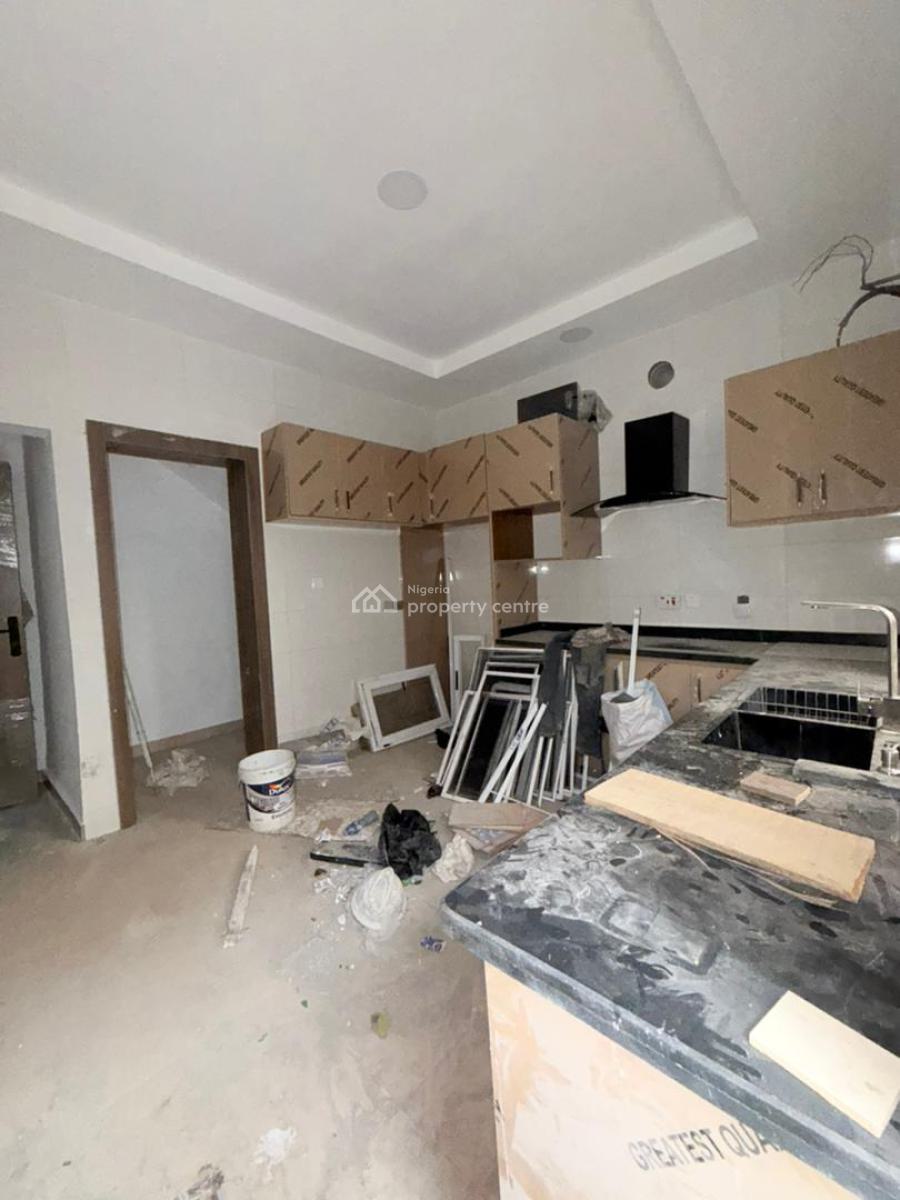 Fully Serviced 4 Bedroom Terrace Duplex with Spacious Bq, Lekki Phase 1, Lekki, Lagos, Flat / Apartment for Rent