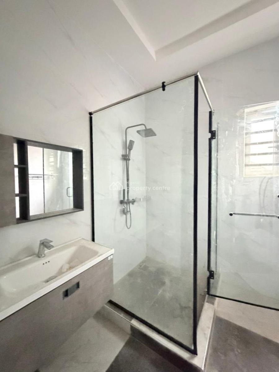 Fully Serviced 4 Bedroom Terrace Duplex with Spacious Bq, Lekki Phase 1, Lekki, Lagos, Flat / Apartment for Rent