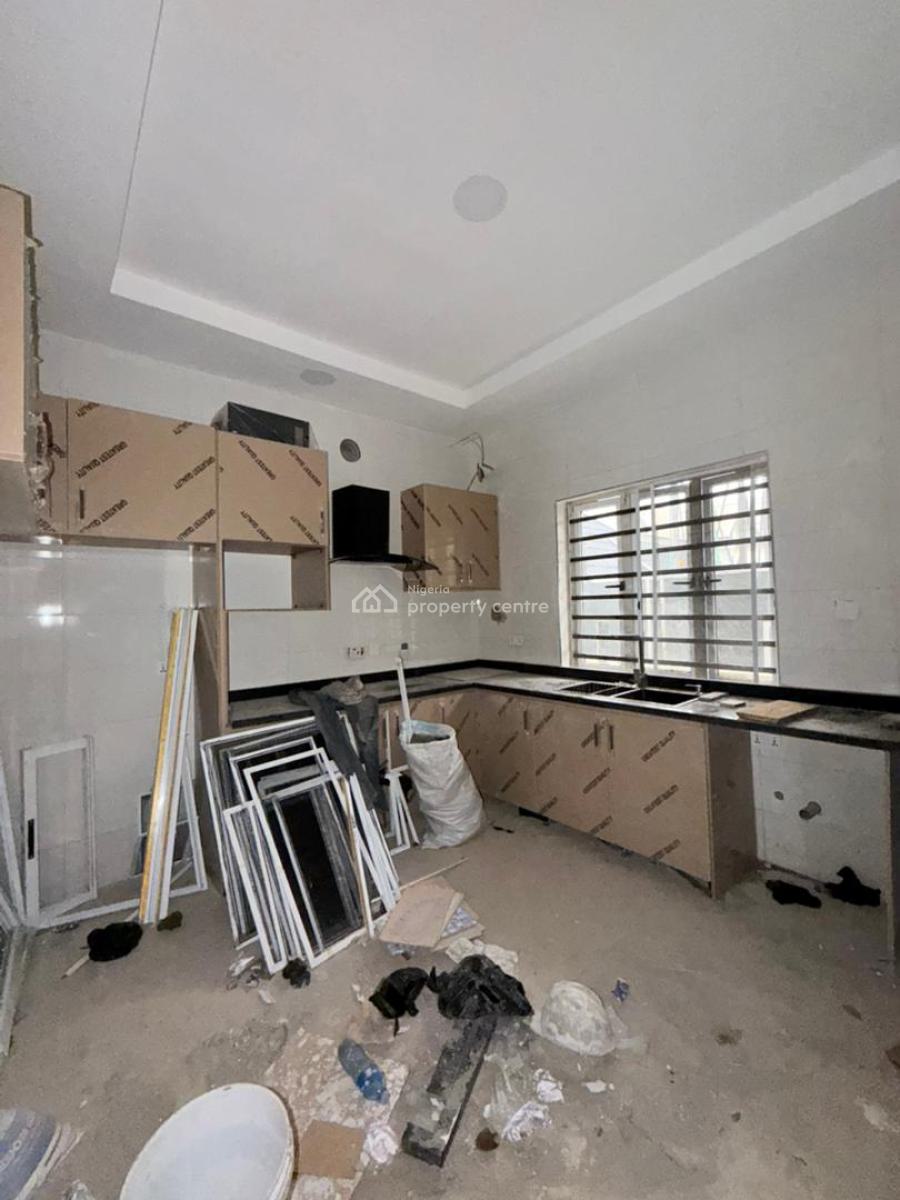 Fully Serviced 4 Bedroom Terrace Duplex with Spacious Bq, Lekki Phase 1, Lekki, Lagos, Flat / Apartment for Rent