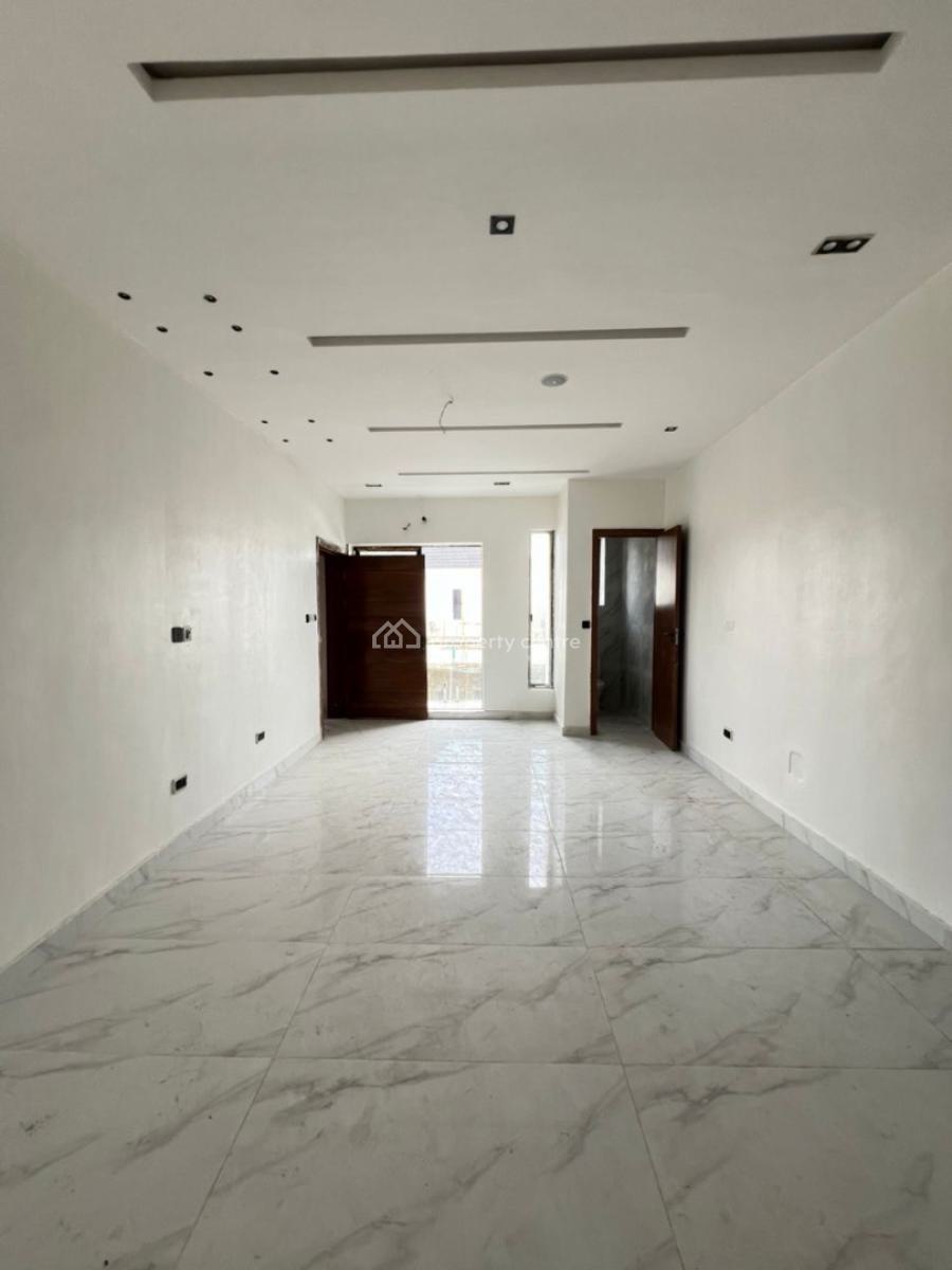 Spacious 2 Bedroom Apartment in a Well Maintained Estate, Ologolo, Lekki, Lagos, Flat / Apartment for Rent