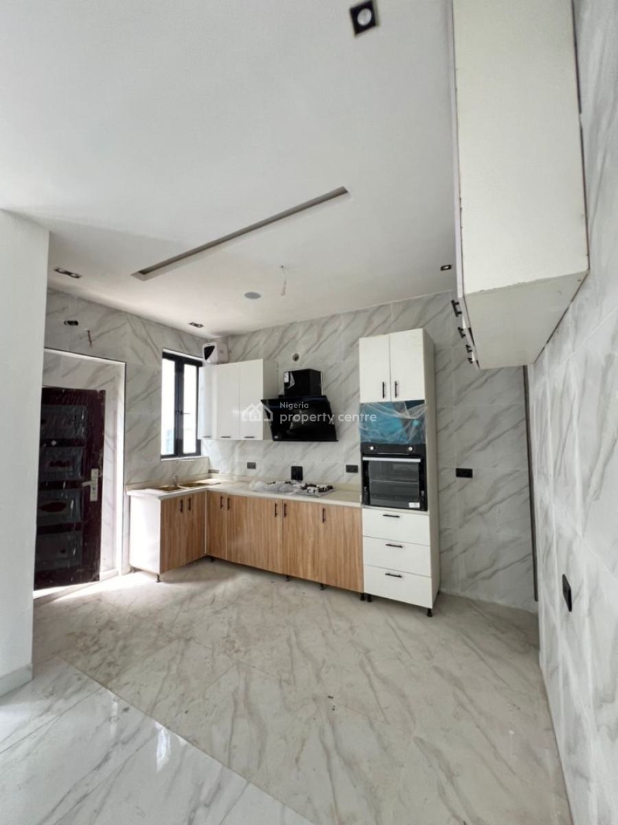 Spacious 2 Bedroom Apartment in a Well Maintained Estate, Ologolo, Lekki, Lagos, Flat / Apartment for Rent