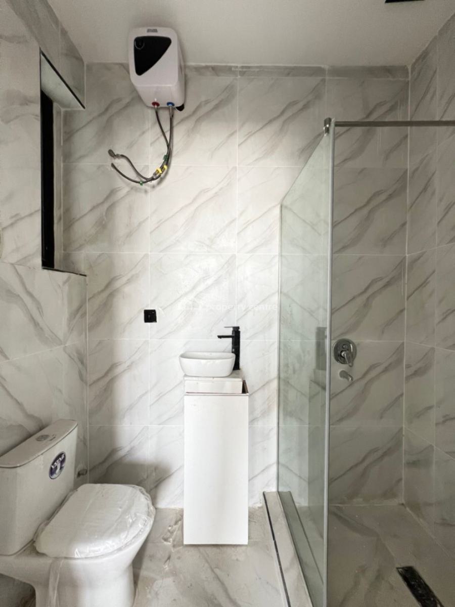 Spacious 2 Bedroom Apartment in a Well Maintained Estate, Ologolo, Lekki, Lagos, Flat / Apartment for Rent