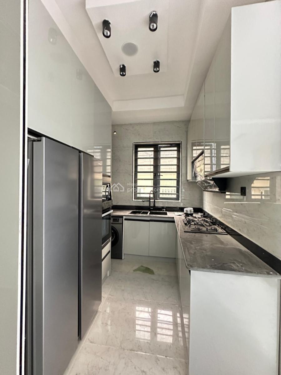 4 Bedroom Terrace Duplex with Spacious Bq, Lekki Phase 1, Lekki, Lagos, Flat / Apartment for Rent