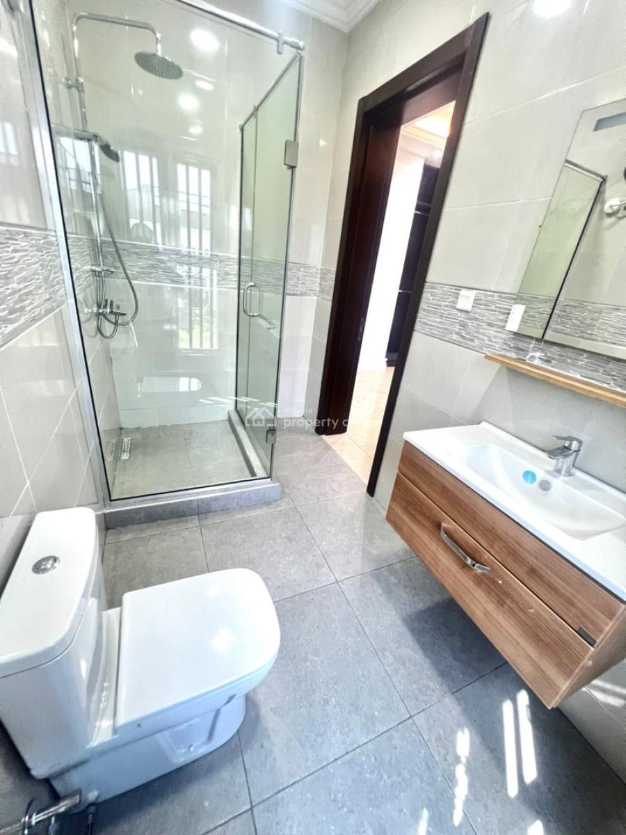 Massive 5 Bedroom Fully Detached Mansion, Lekki Phase 2, Lekki, Lagos, Detached Duplex for Sale