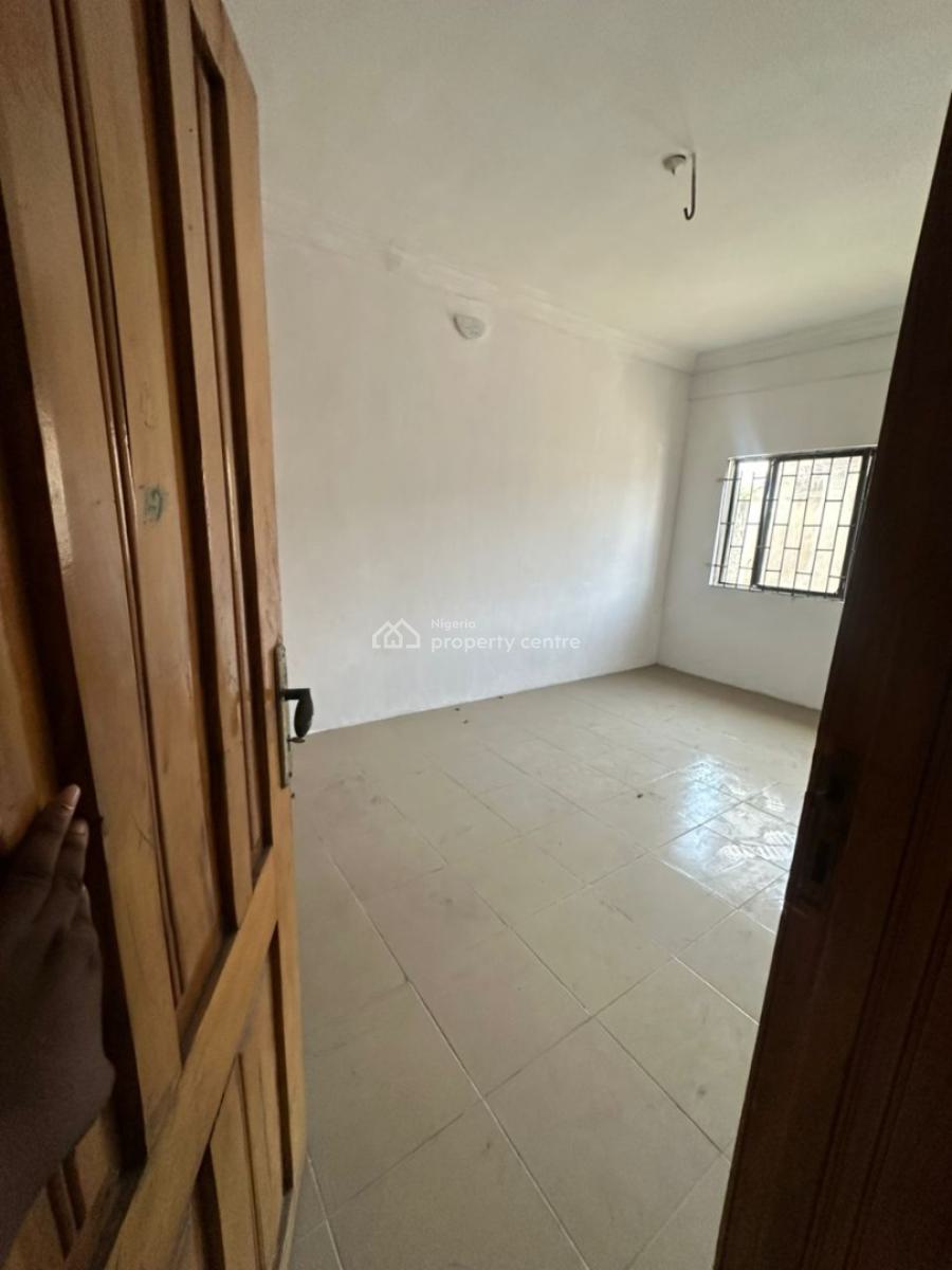 Decent 3 Bedroom Flat Ensuit in an Estate, Thomas Estate, Ajah, Lagos, Flat / Apartment for Rent