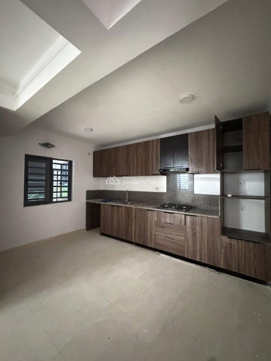 Spacious Fully Serviced  2 Bedroom Apartment, Osapa, Lekki, Lagos, Flat / Apartment for Sale