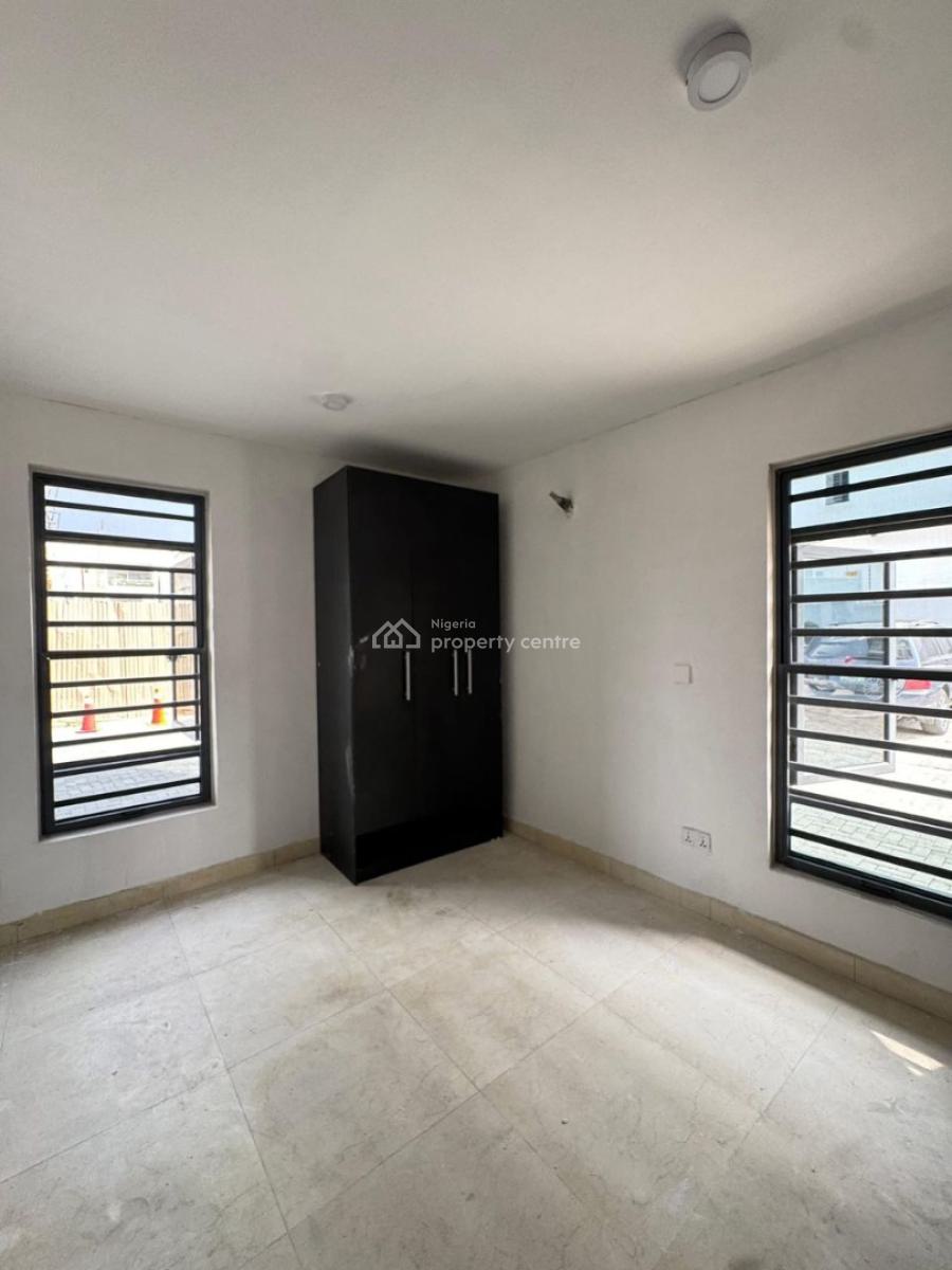 Spacious Fully Serviced  2 Bedroom Apartment, Osapa, Lekki, Lagos, Flat / Apartment for Sale