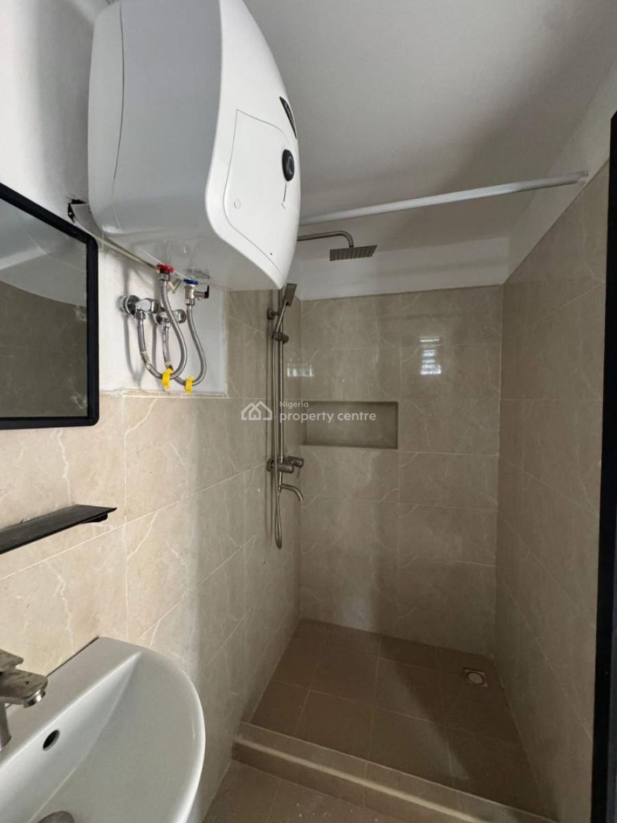 Spacious Fully Serviced  2 Bedroom Apartment, Osapa, Lekki, Lagos, Flat / Apartment for Sale