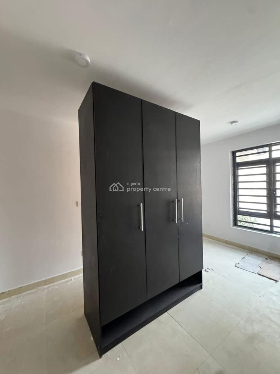Spacious Fully Serviced  2 Bedroom Apartment, Osapa, Lekki, Lagos, Flat / Apartment for Sale