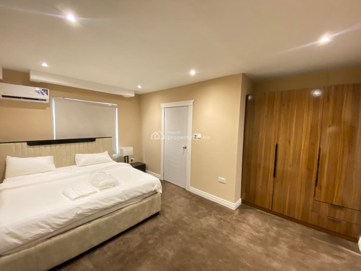 Fully Furnished and Serviced 3 Bedrooms Apartment, Periwinkle Estate, Lekki Phase 1, Lekki, Lagos, Flat / Apartment for Rent