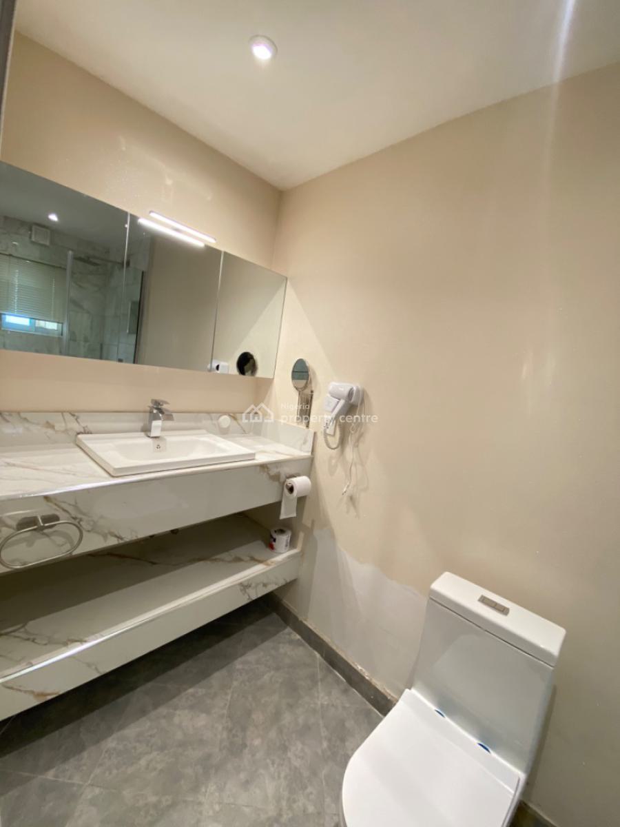 Fully Furnished and Serviced 3 Bedrooms Apartment, Periwinkle Estate, Lekki Phase 1, Lekki, Lagos, Flat / Apartment for Rent
