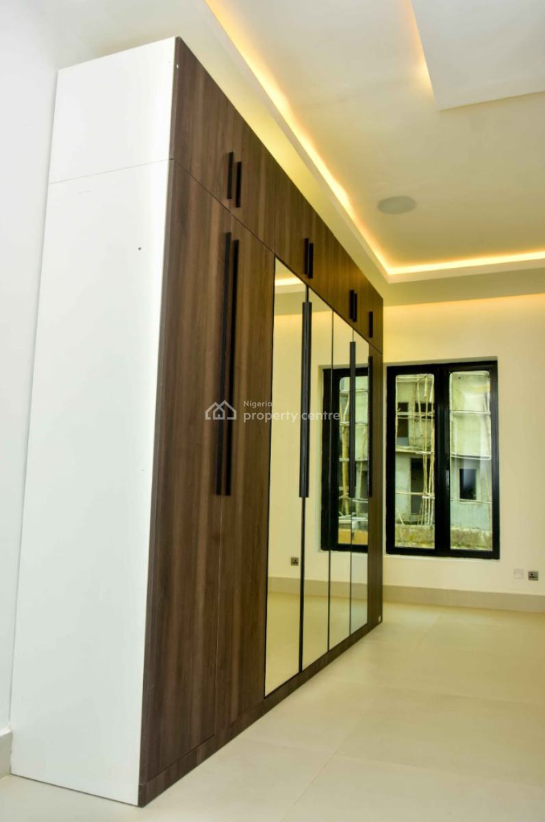 Smart Luxury Meets Prestige;  Spacious, En-suite 6 Bedrooms, Guzape District, Abuja, Detached Duplex for Sale