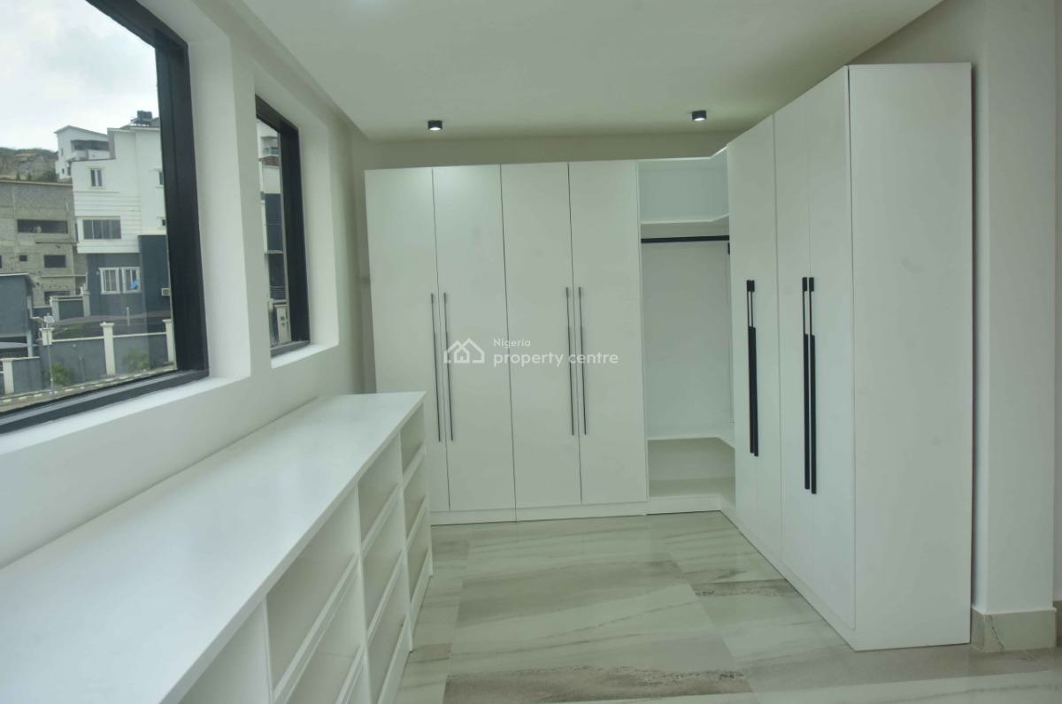 Smart Luxury Meets Prestige;  Spacious, En-suite 6 Bedrooms, Guzape District, Abuja, Detached Duplex for Sale