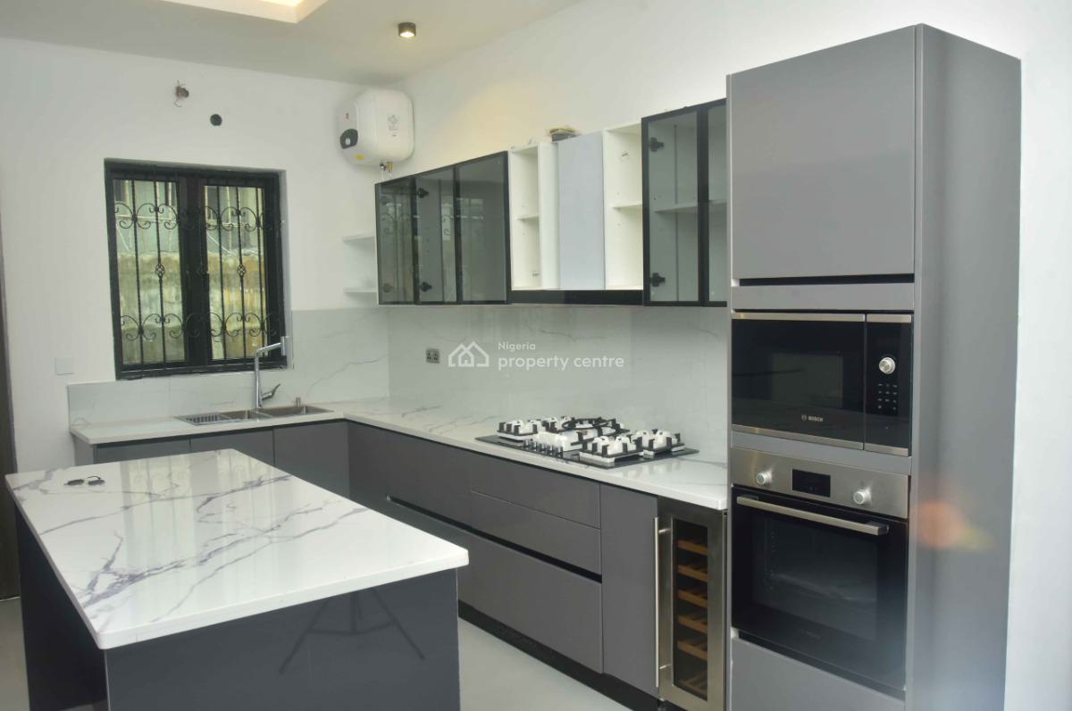 Smart Luxury Meets Prestige;  Spacious, En-suite 6 Bedrooms, Guzape District, Abuja, Detached Duplex for Sale