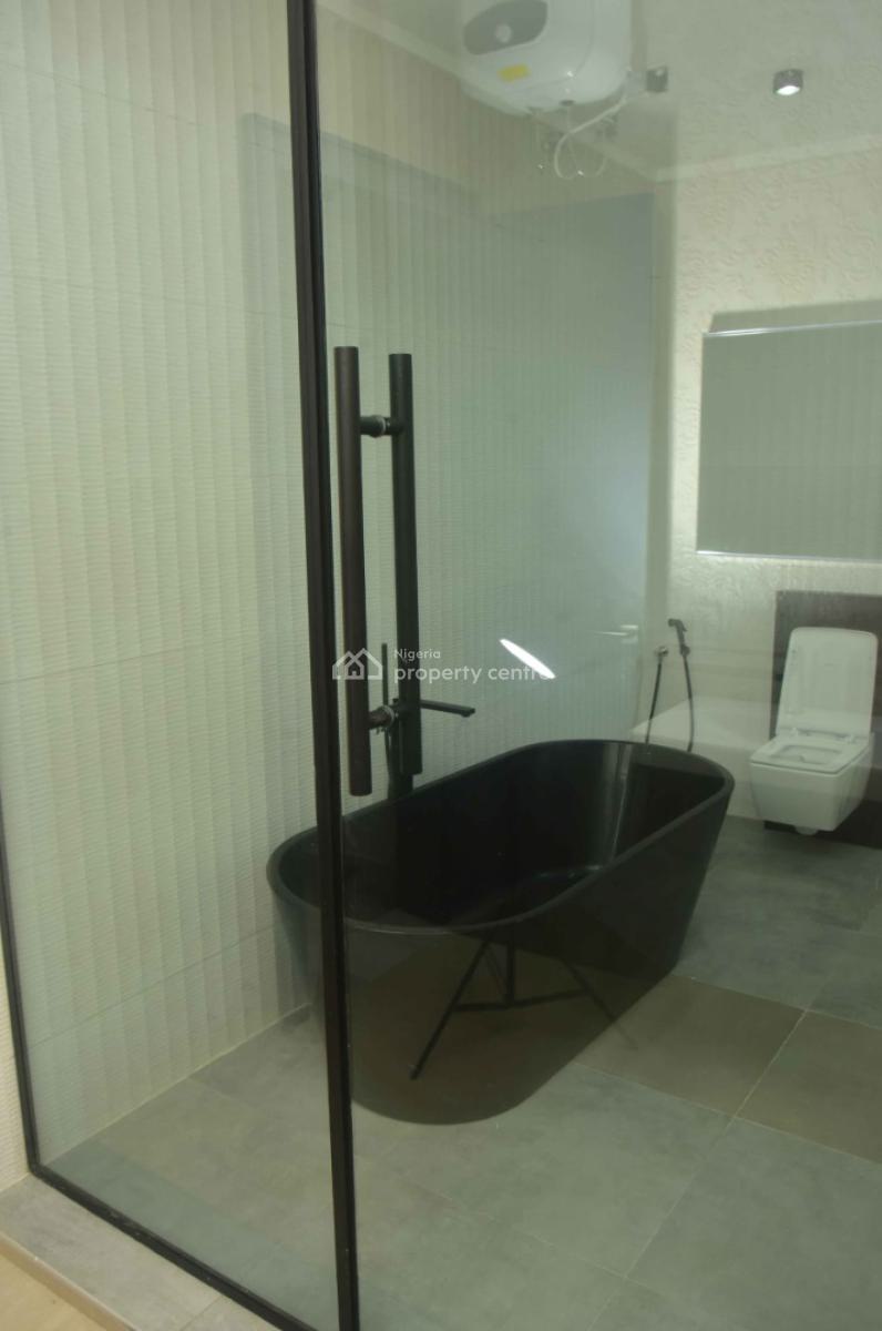 Smart Luxury Meets Prestige;  Spacious, En-suite 6 Bedrooms, Guzape District, Abuja, Detached Duplex for Sale