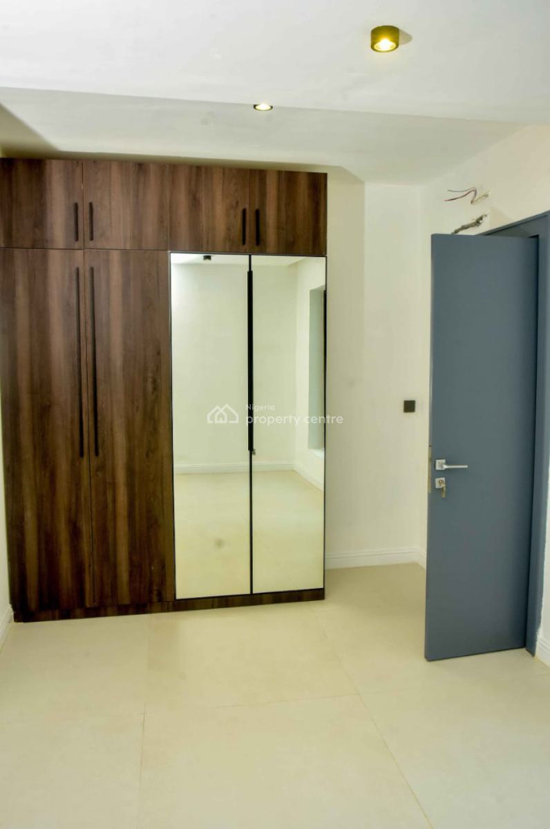 Smart Luxury Meets Prestige;  Spacious, En-suite 6 Bedrooms, Guzape District, Abuja, Detached Duplex for Sale