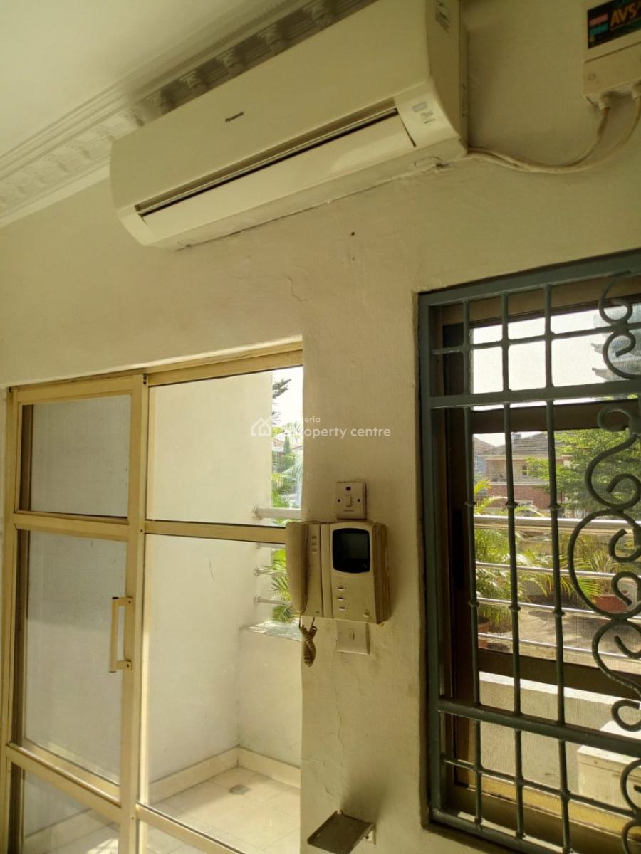 8 Nos Serviced 3 Bedroom Flats with 1 Room Bq Each on a 1,500 Sqm Land, Lekki Phase 1, Lekki, Lagos, Block of Flats for Sale