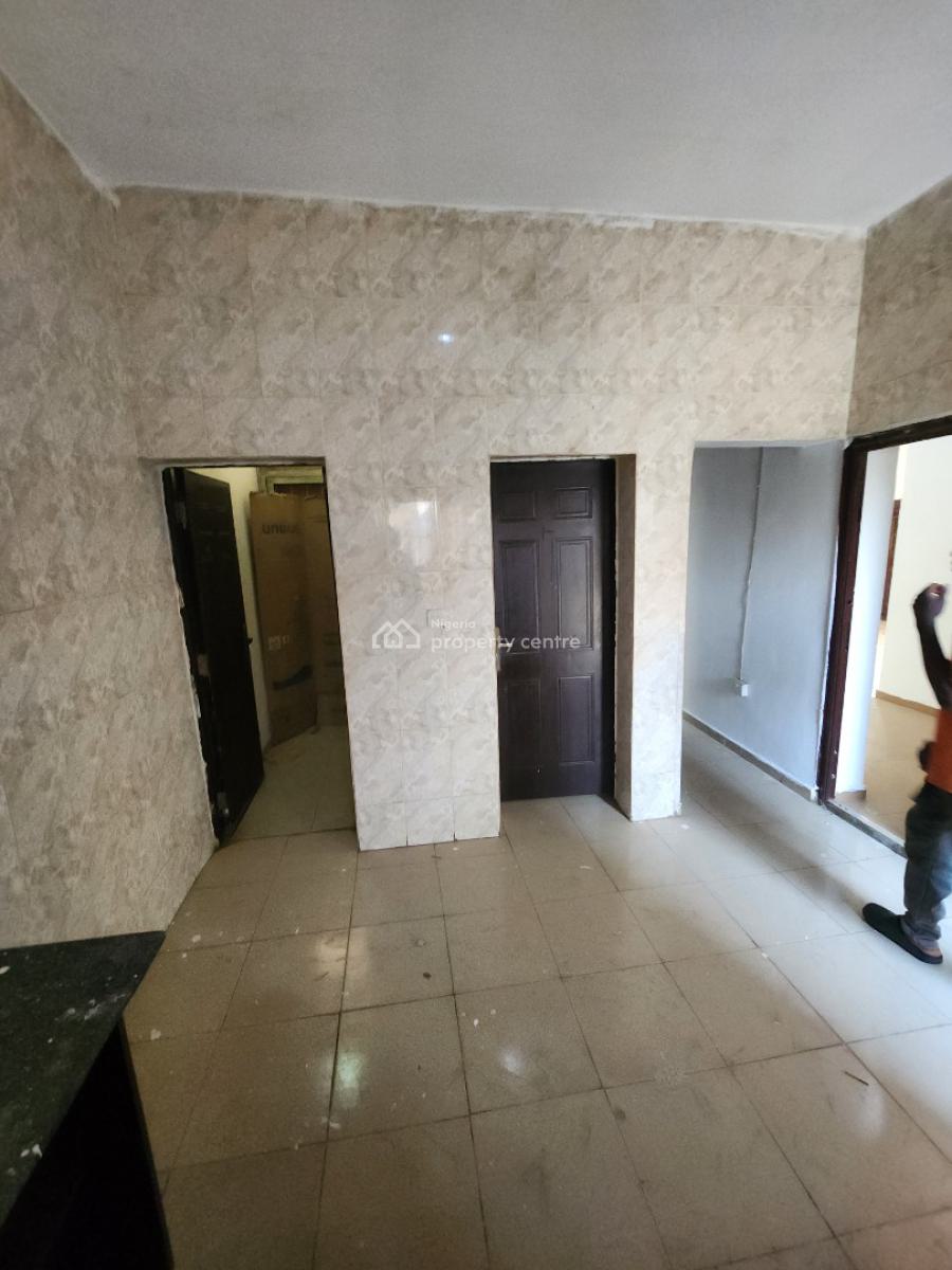 Luxury Three Bedroom Block of Flat, News Engineering, Dawaki, Gwarinpa, Abuja, Flat / Apartment for Rent