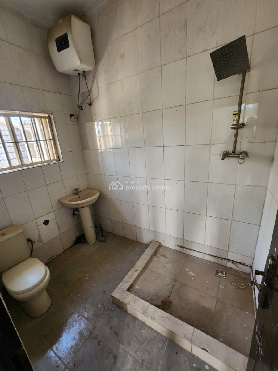 Luxury Three Bedroom Block of Flat, News Engineering, Dawaki, Gwarinpa, Abuja, Flat / Apartment for Rent