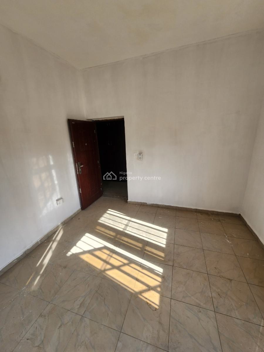 Luxury Three Bedroom Block of Flat, News Engineering, Dawaki, Gwarinpa, Abuja, Flat / Apartment for Rent