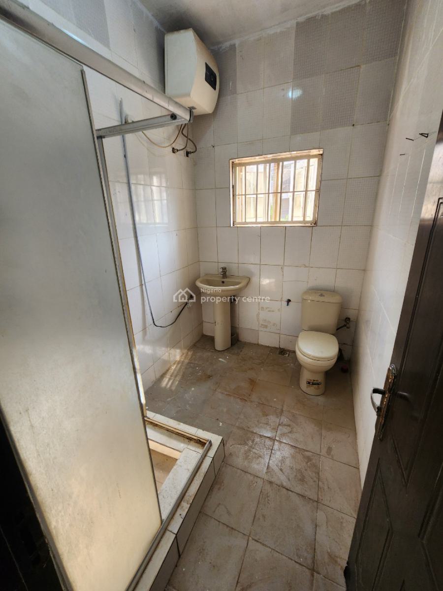 Luxury Three Bedroom Block of Flat, News Engineering, Dawaki, Gwarinpa, Abuja, Flat / Apartment for Rent