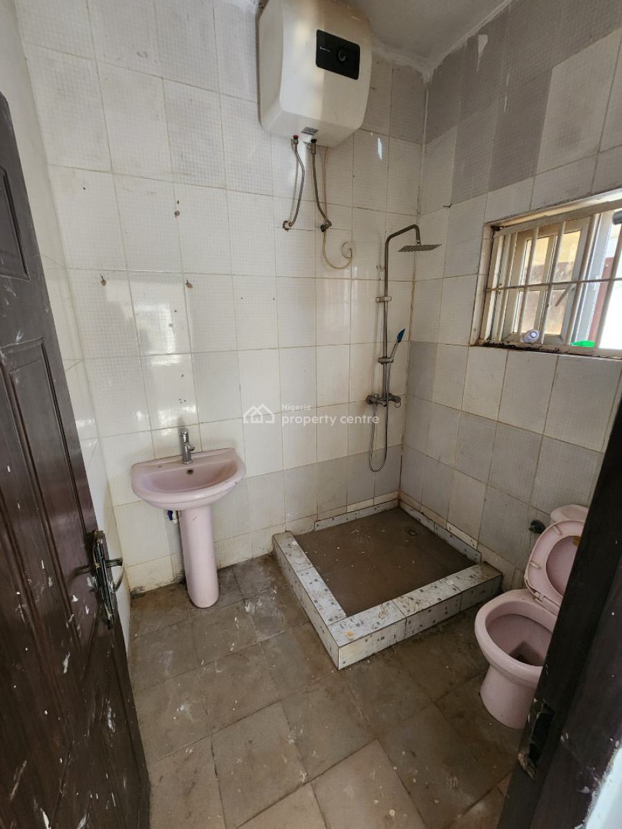 Luxury Three Bedroom Block of Flat, News Engineering, Dawaki, Gwarinpa, Abuja, Flat / Apartment for Rent
