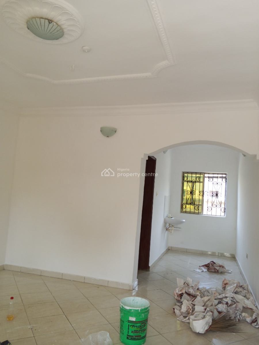 Clean 2 Bedroom, Tijani Salako Bucknor Estate, Isolo, Lagos, Flat / Apartment for Rent
