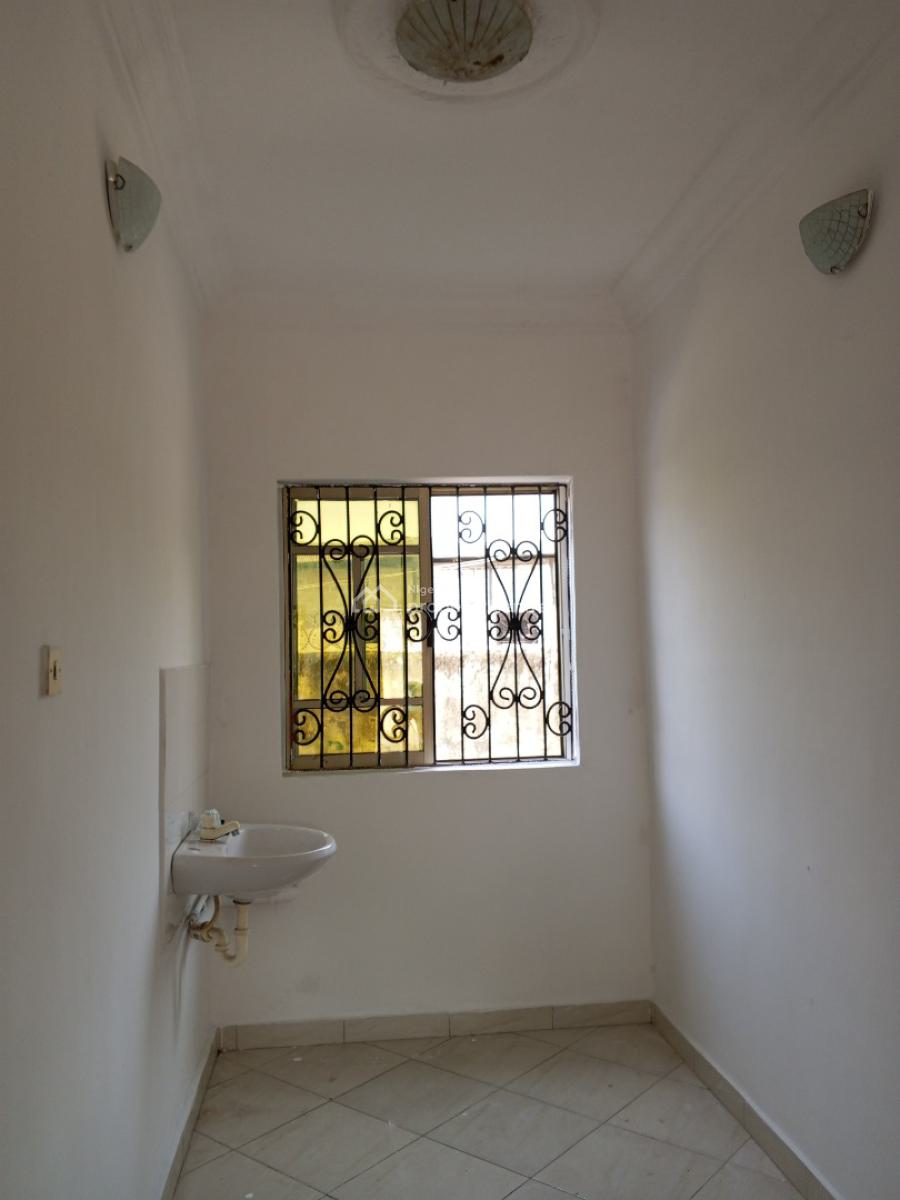 Clean 2 Bedroom, Tijani Salako Bucknor Estate, Isolo, Lagos, Flat / Apartment for Rent