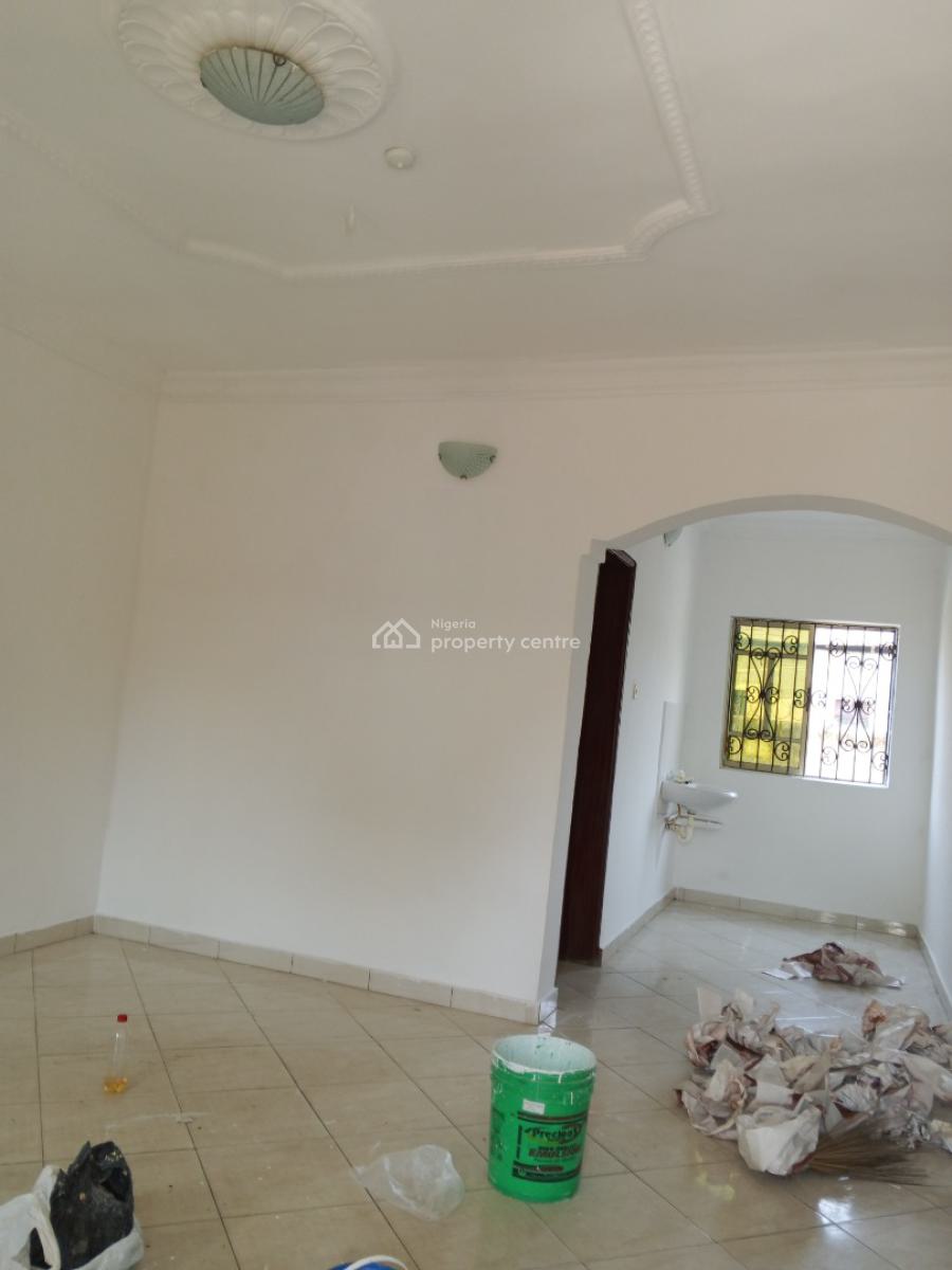 Clean 2 Bedroom, Tijani Salako Bucknor Estate, Isolo, Lagos, Flat / Apartment for Rent