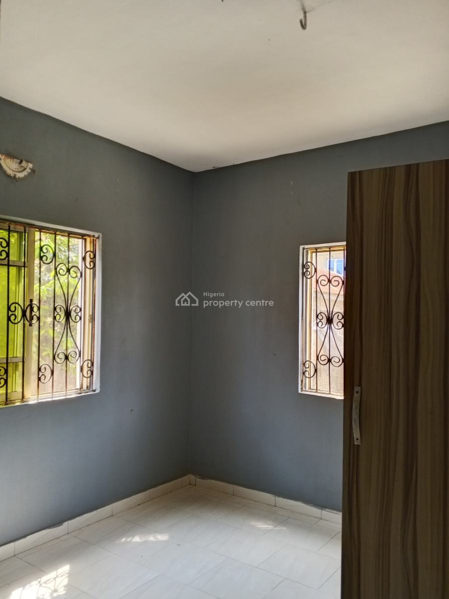Clean 2 Bedroom, Tijani Salako Bucknor Estate, Isolo, Lagos, Flat / Apartment for Rent