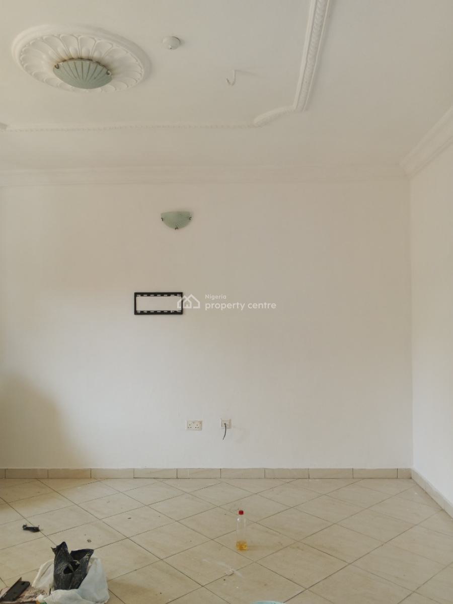Clean 2 Bedroom, Tijani Salako Bucknor Estate, Isolo, Lagos, Flat / Apartment for Rent