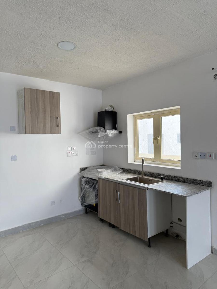 2 Bedroom Flat, Lekki Phase 1, Lekki, Lagos, Flat / Apartment for Rent