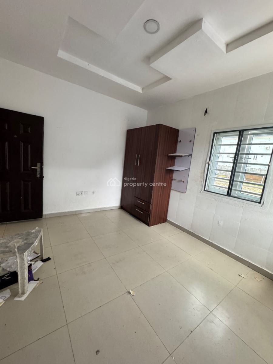 Well Maintained 2bedroom Apartment Available, Sangotedo, Ajah, Lagos, Flat / Apartment for Rent