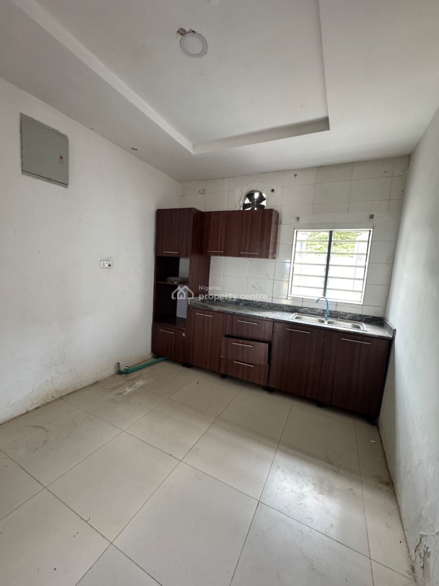 Well Maintained 2bedroom Apartment Available, Sangotedo, Ajah, Lagos, Flat / Apartment for Rent
