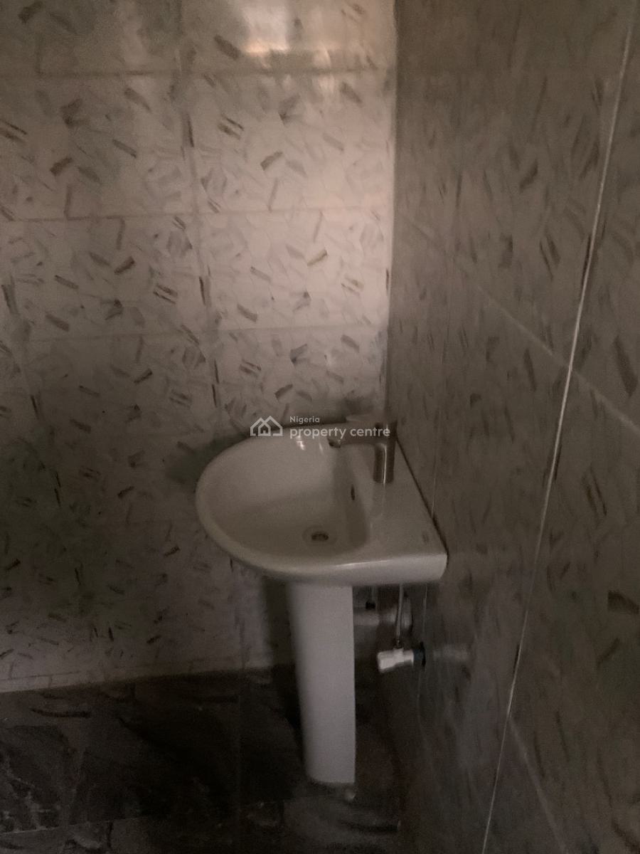 3 Bedroom Apartment, Gbagada, Lagos, Block of Flats for Sale