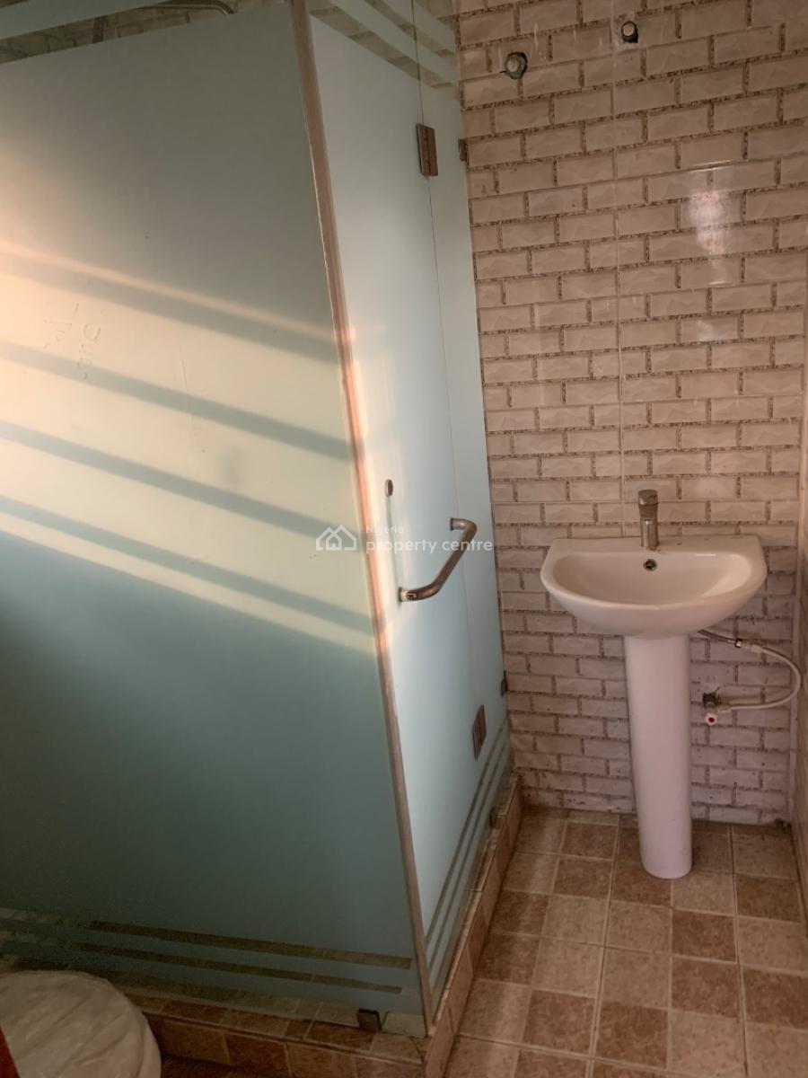 3 Bedroom Apartment, Gbagada, Lagos, Block of Flats for Sale