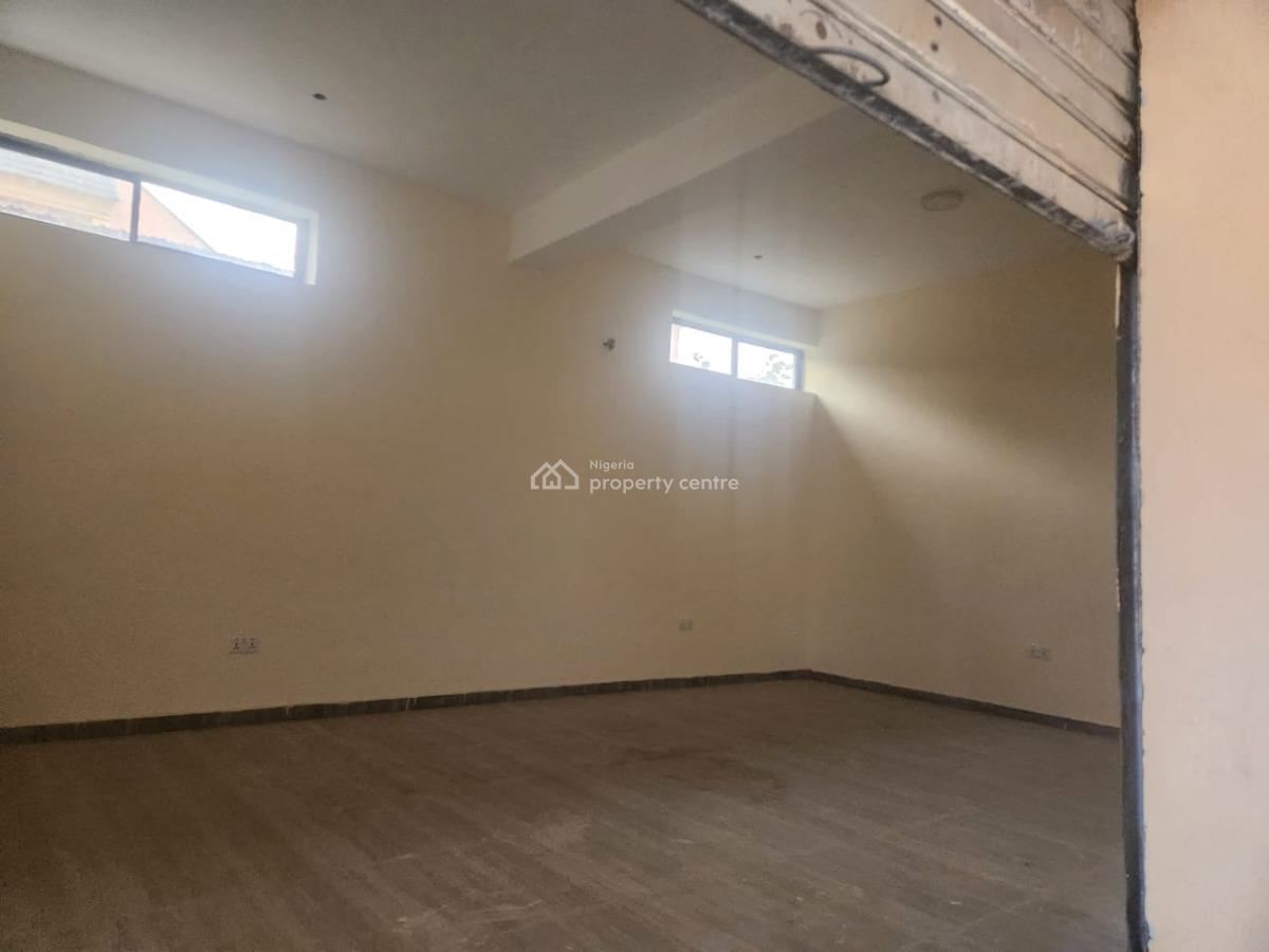 Units of Shops and Office Spaces in a Lucrative Area, Dugbe (onireke), Ibadan North-west, Oyo, Plaza / Complex / Mall for Rent