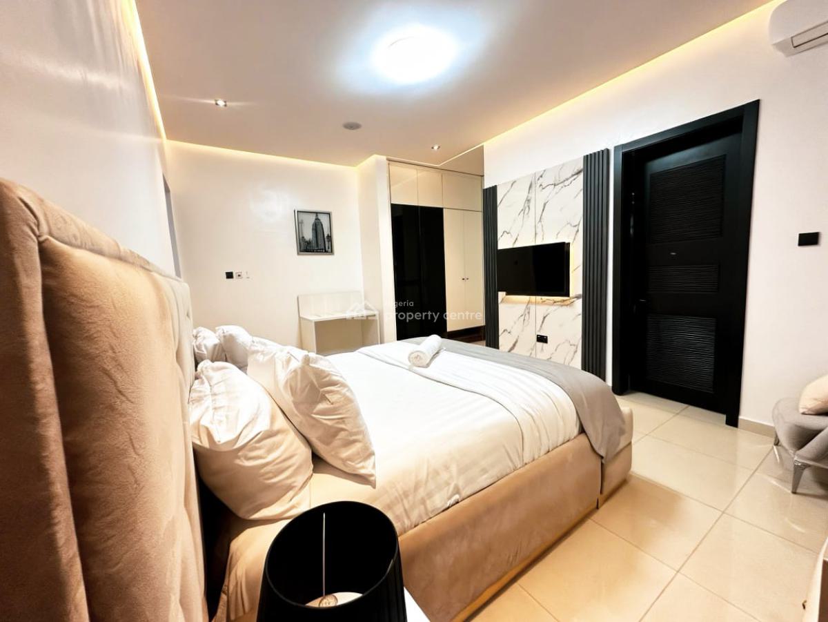 Luxury 2 Bedroom Apartment with 24/7 Power, Pool & Ps5, Lekki Phase 1, Lekki, Lagos, Flat / Apartment Short Let