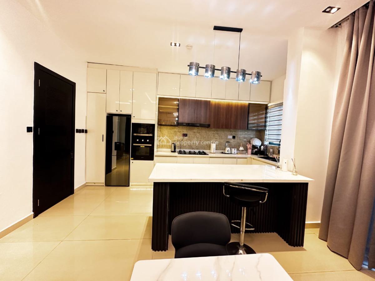 Luxury 2 Bedroom Apartment with 24/7 Power, Pool & Ps5, Lekki Phase 1, Lekki, Lagos, Flat / Apartment Short Let